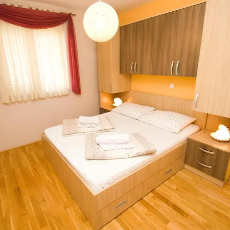 Alpeza Lejlighed Makarska