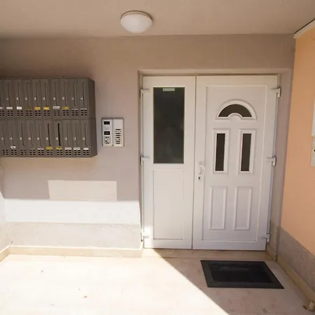 Daire Alpeza Makarska