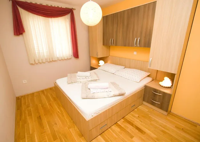 Alpeza Apartamento Makarska