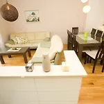 Alpeza Apartman *